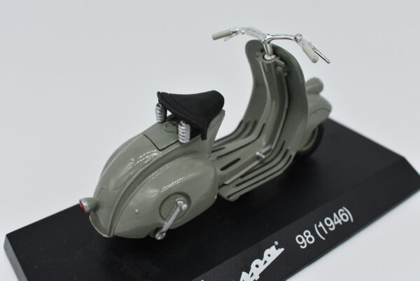 Modellini vespa 98 scala 1:18 modellismo da collezione - immagine 4