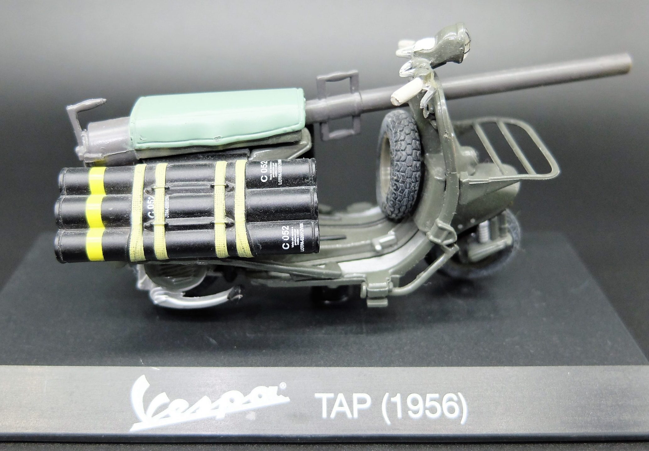 Modellini vespa TAP scala 1:18 modellismo da collezione