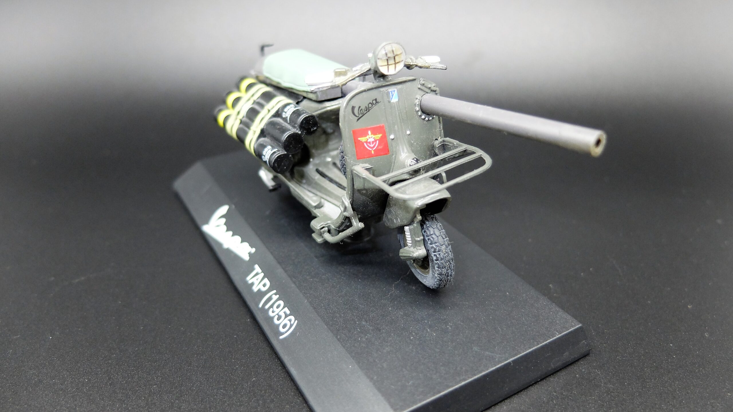 Modellini vespa TAP scala 1:18 modellismo da collezione - immagine 3