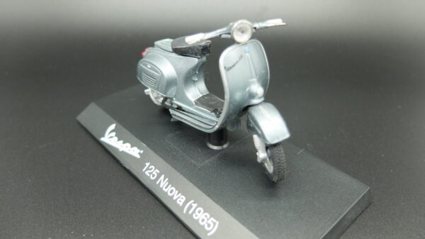 Modellini vespa 125 Nuova scala 1:18 modellismo da collezione - immagine 3