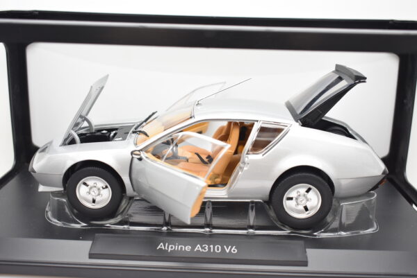 Modellino auto scala 1:18 Alpine A310 V6 Norev diecast modellismo da collezione - immagine 3