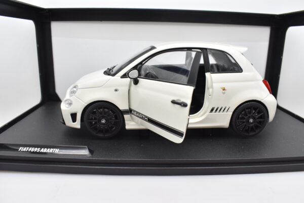 Modellino auto scala 1:18 Fiat 500 F595 Abarth Solido diecast modellismo da collezione - immagine 2