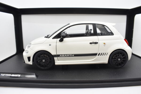 Modellino auto scala 1:18 Fiat 500 F595 Abarth Solido diecast modellismo da collezione - immagine 4