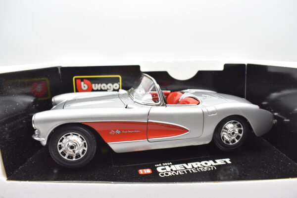 Modellino auto scala 1:18 Chevrolet Corvette Burago diecast modellismo da collezione - immagine 3