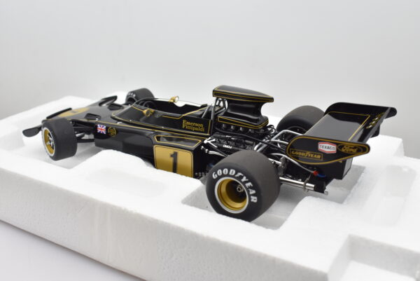 Modellini auto art FORMULA 1 scala 1:18 Team Lotus Type 72E AUTOART Fittipaldi - immagine 4