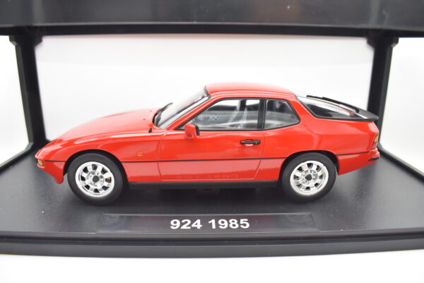Modellino auto scala 1:18 Porsche 924 KK Scale modellismo da collezione - immagine 3