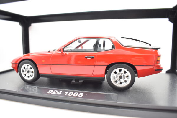 Modellino auto scala 1:18 Porsche 924 KK Scale modellismo da collezione - immagine 4