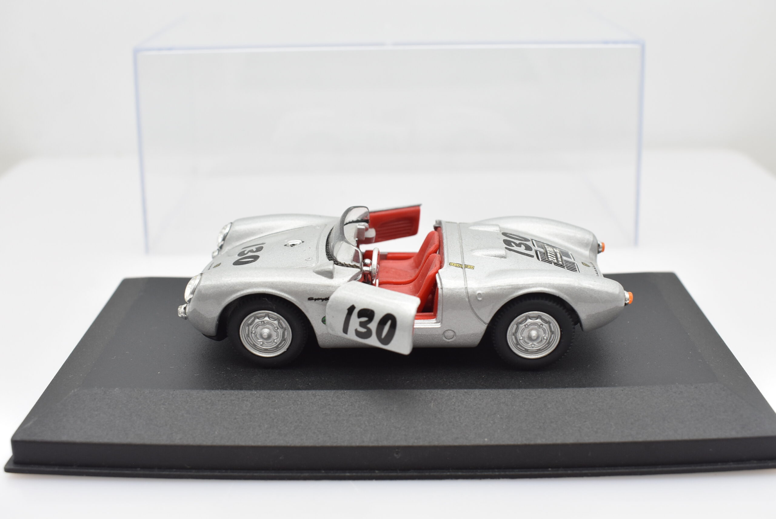 Modellino auto scala 1:43 Porsche 550A Spyder diecast modellismo da collezione - immagine 2