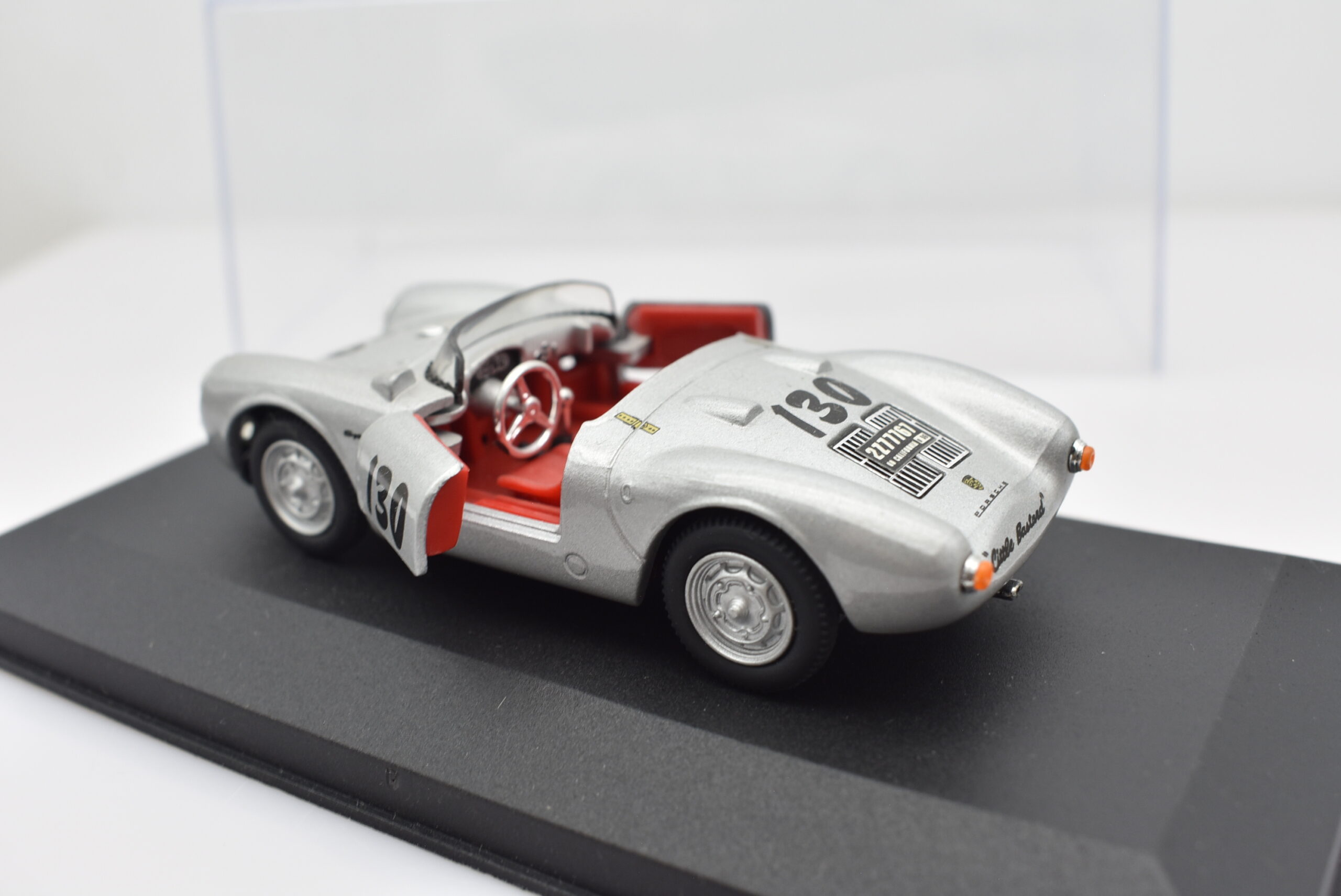 Modellino auto scala 1:43 Porsche 550A Spyder diecast modellismo da collezione - immagine 4