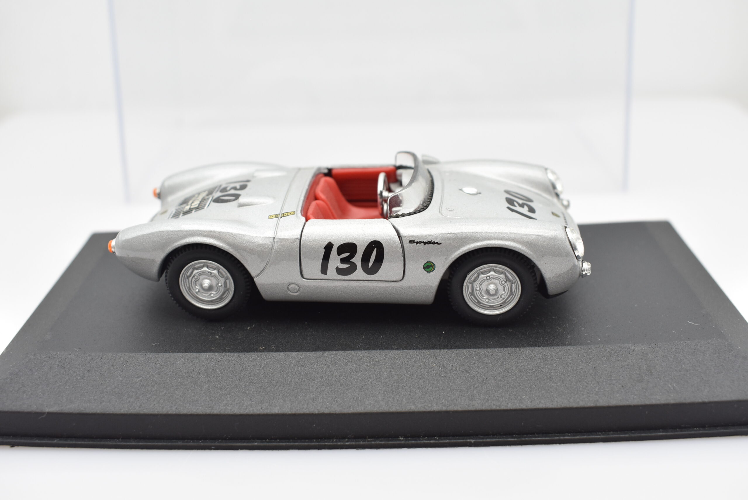 Modellino auto scala 1:43 Porsche 550A Spyder diecast modellismo da collezione - immagine 8
