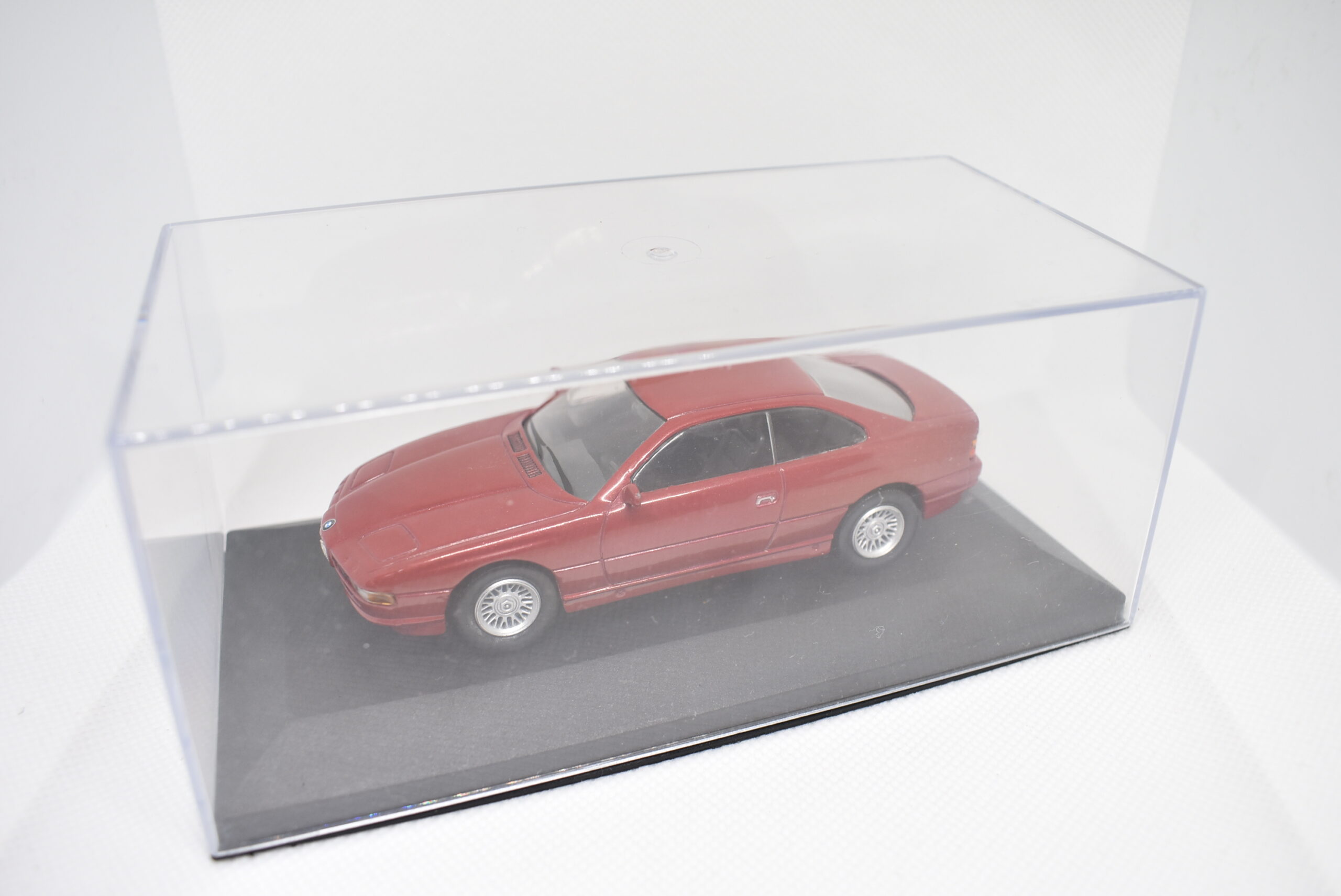 Modellino auto scala 1:43 BMW 850i diecast modellismo da collezione - immagine 2