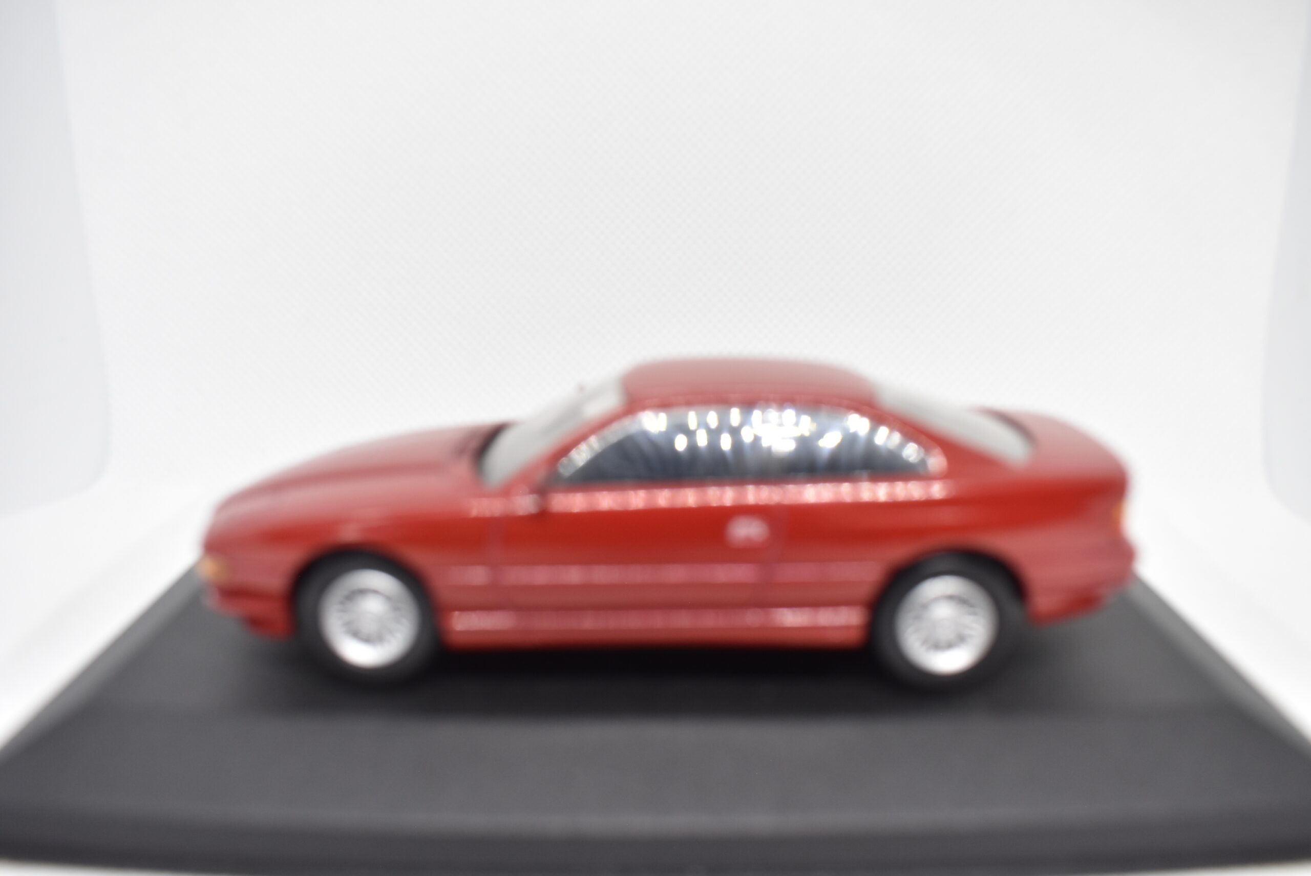 Modellino auto scala 1:43 BMW 850i diecast modellismo da collezione - immagine 5