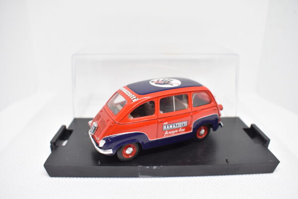 Modellino auto commerciale scala 1:43 Fiat 600 Multipla Ramazzotti Brumm diecast modellismo da collezione - immagine 2