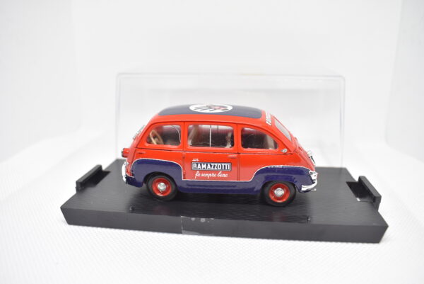 Modellino auto commerciale scala 1:43 Fiat 600 Multipla Ramazzotti Brumm diecast modellismo da collezione - immagine 3