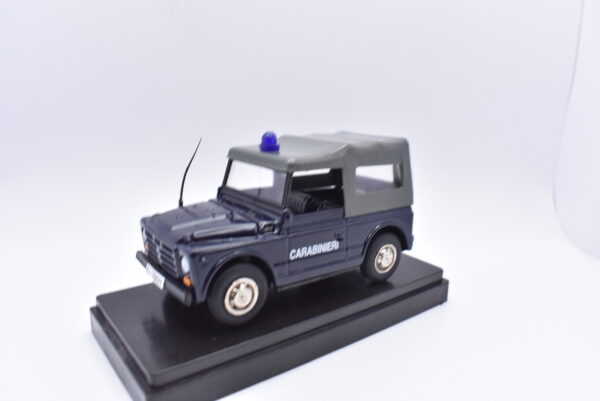 Modellino auto carabinieri scala 1:43 Fiat Nuova Campagnola diecast modellismo da collezione - immagine 2