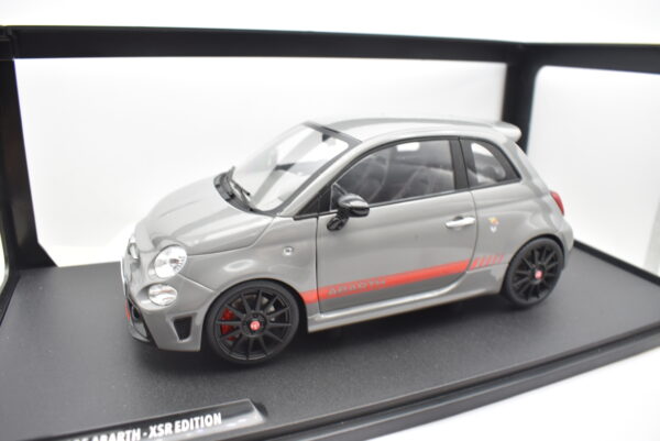 Modellino auto scala 1:18 Fiat 500 695 Abarth XSR Edition Solido diecast modellismo da collezione - immagine 3