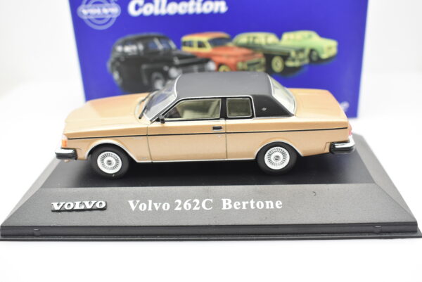 Modellino auto scala 1:43 Volvo 262C Bertone diecast modellismo da collezione - immagine 2