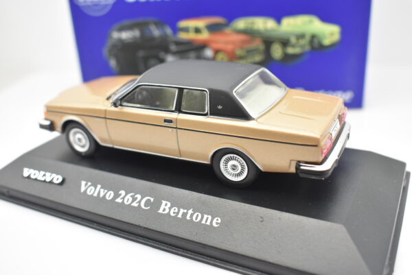 Modellino auto scala 1:43 Volvo 262C Bertone diecast modellismo da collezione - immagine 3