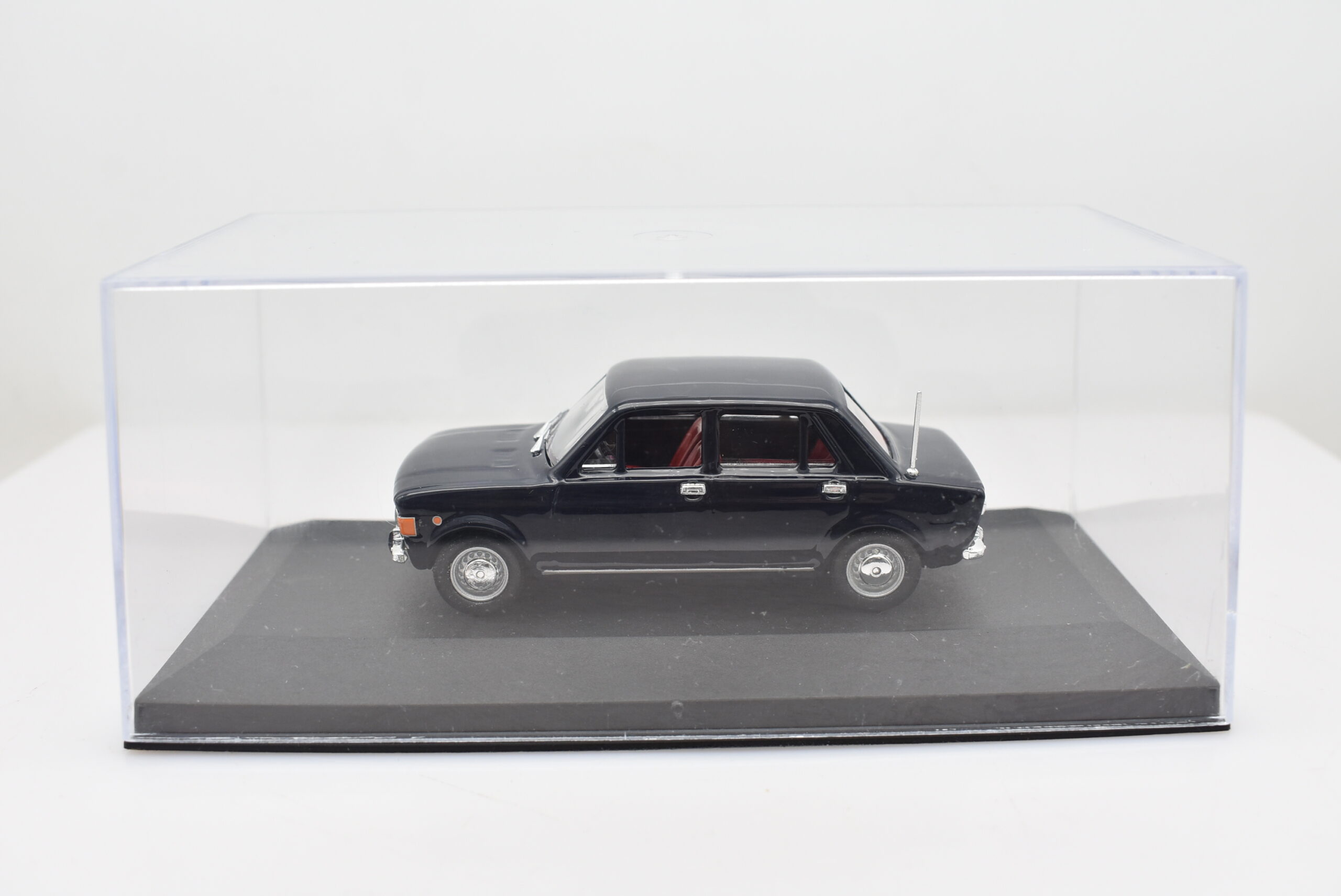 Modellino auto esercito scala 1:43 Fiat 128 Rio diecast modellismo da collezione - immagine 6