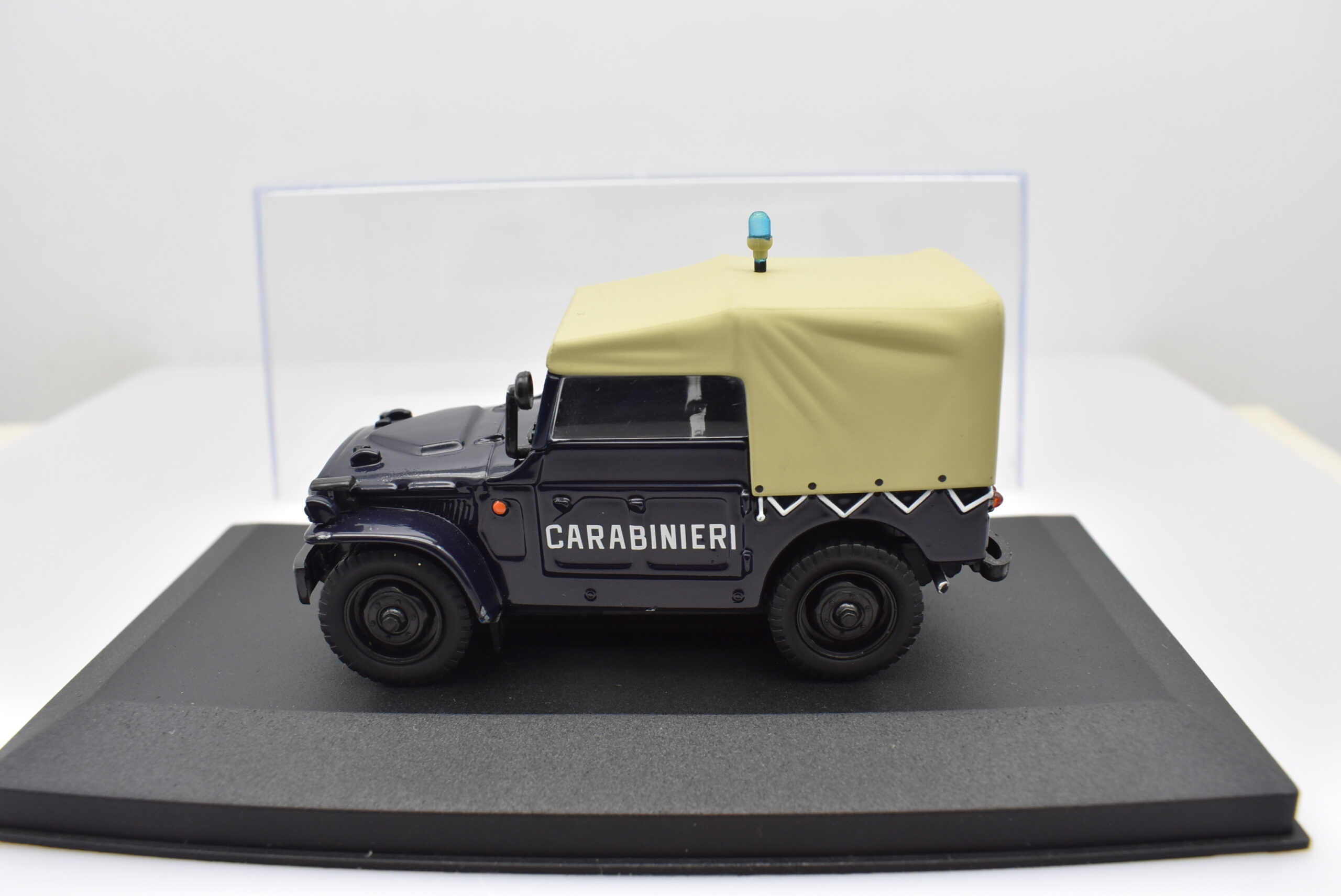Modellino auto carabinieri scala 1:43 Fiat Campagnola A.R. 59 diecast modellismo da collezione - immagine 2