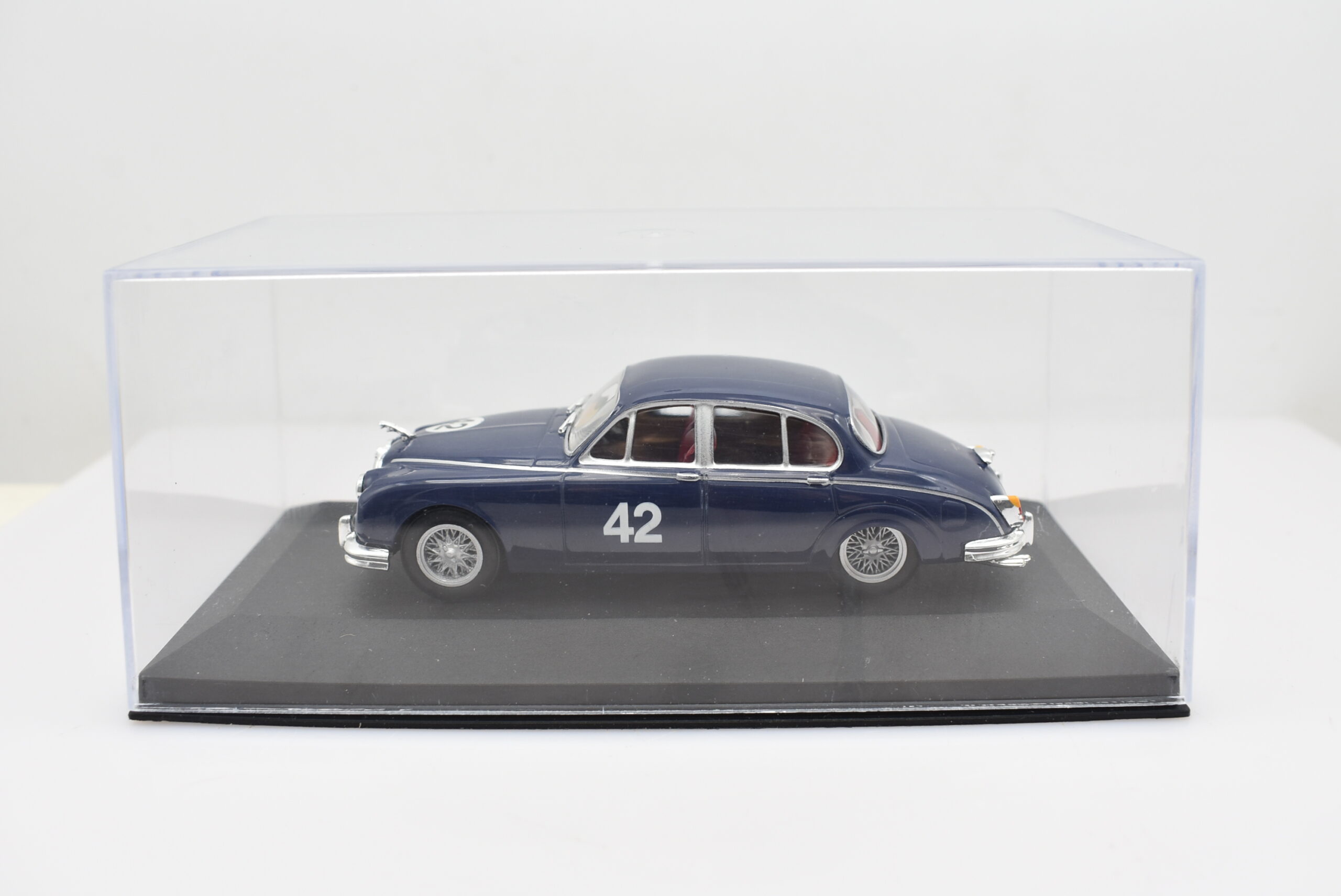 Modellino auto rally scala 1:43 Jaguar MK II diecast modellismo da collezione - immagine 6