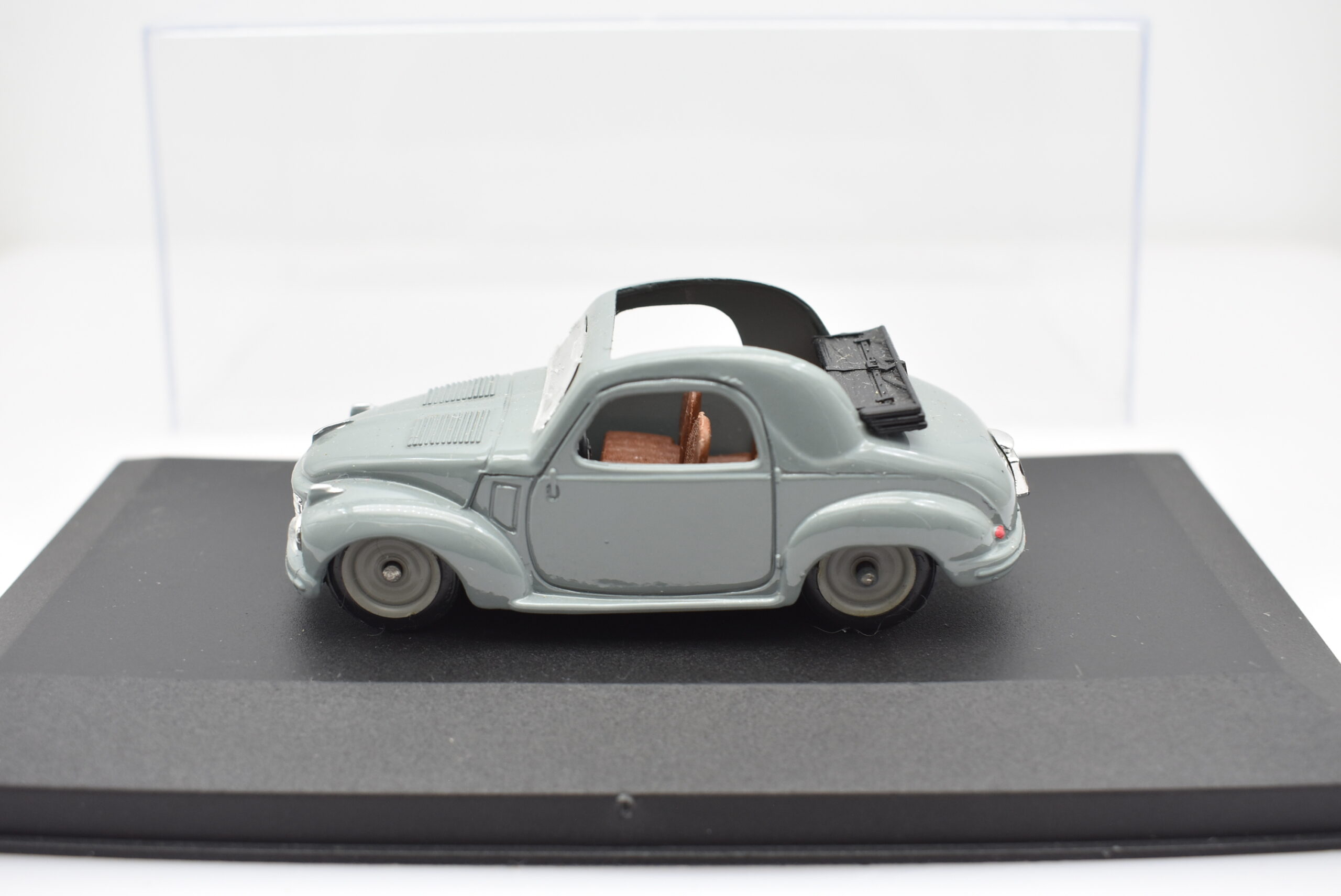 Modellino auto scala 1:43 Fiat 500 C Brumm diecast modellismo da collezione - immagine 2