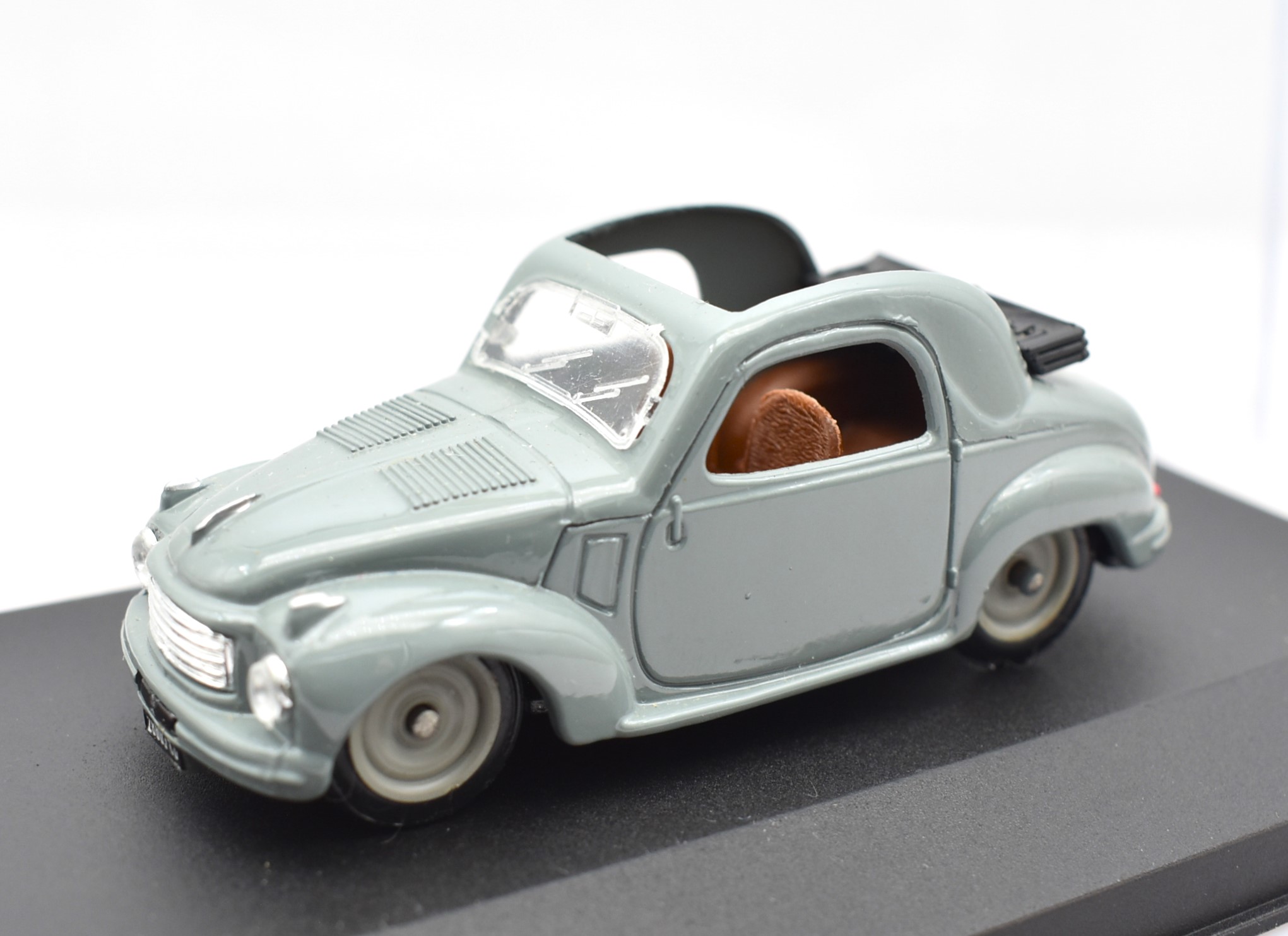 Modellino auto scala 1:43 Fiat 500 C Brumm diecast modellismo da collezione
