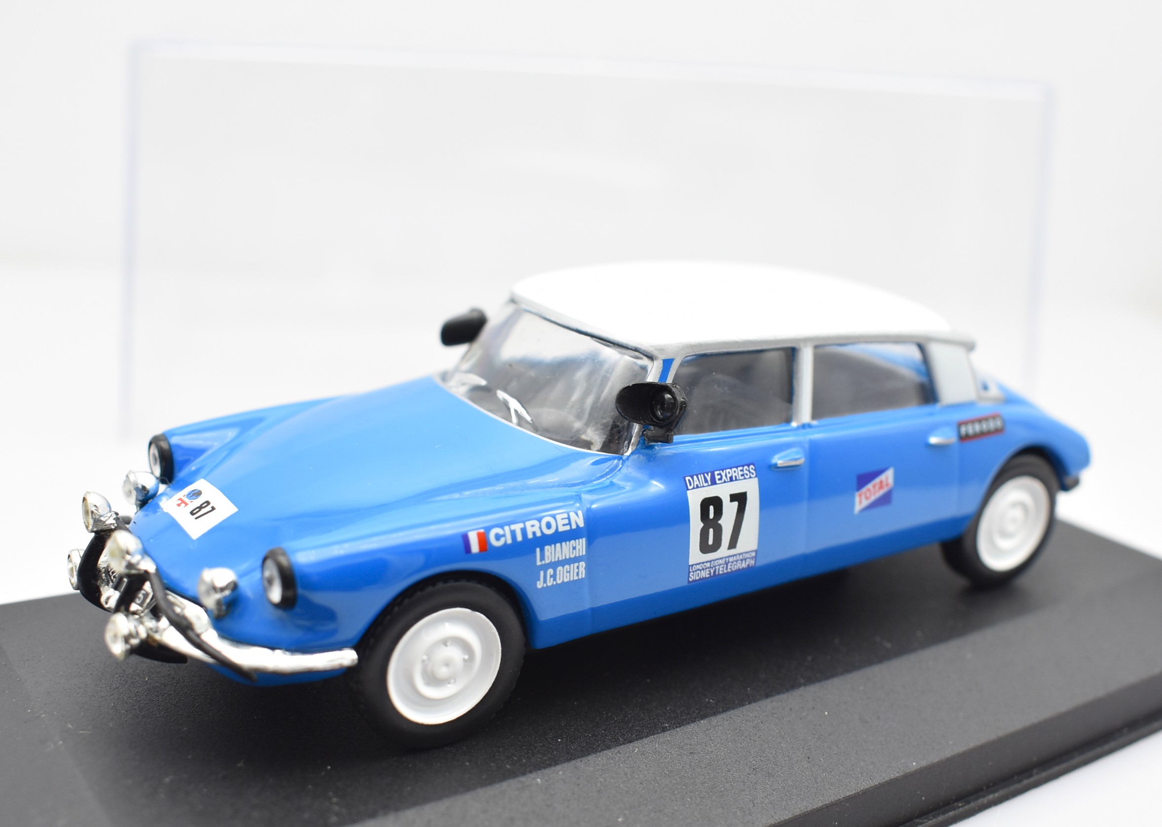 Modellino auto rally scala 1:43 Citroen DS 21 diecast modellismo statico