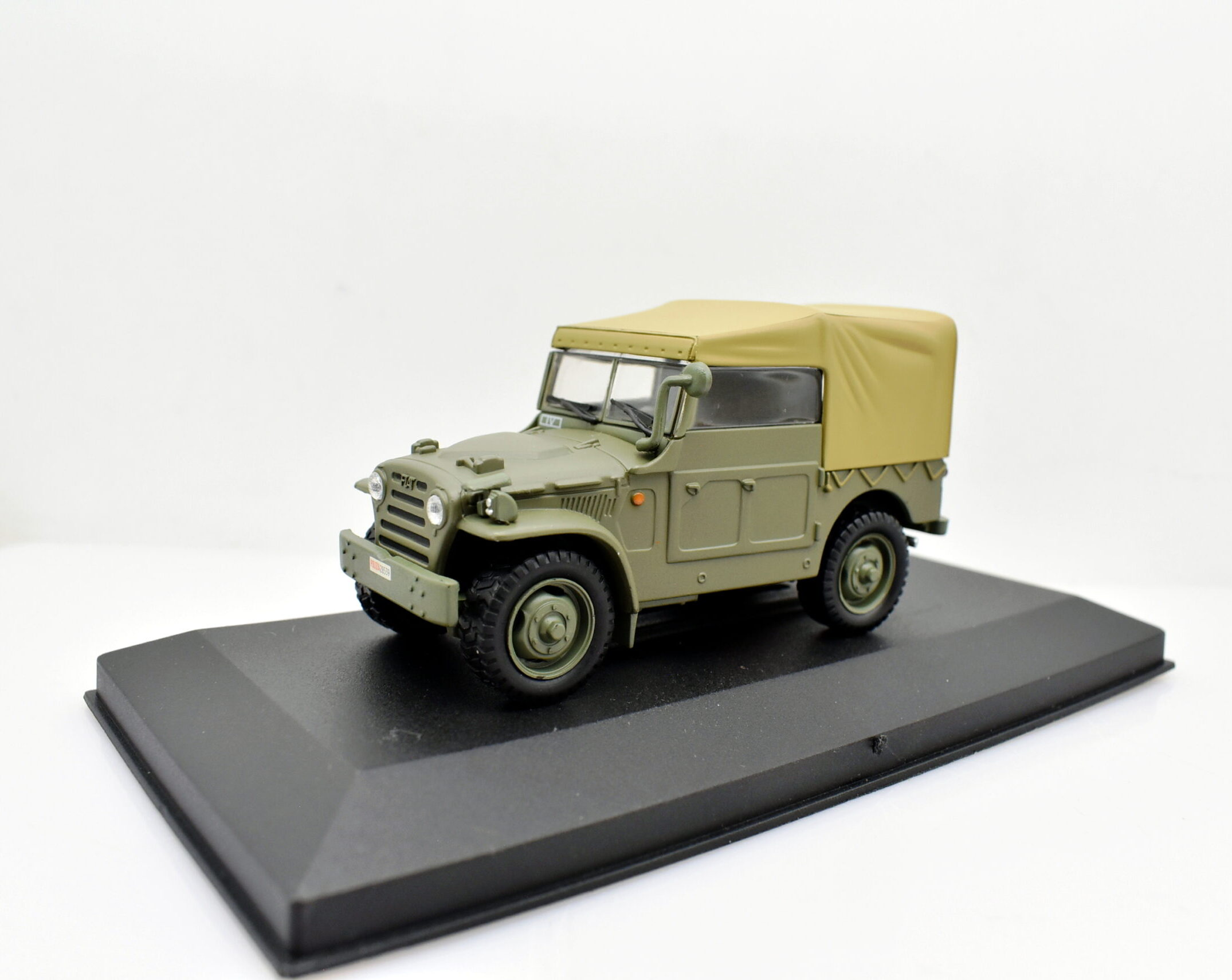 Modellino auto polizia scala 1:43 Fiat Campagnola A.R. diecast modellismo da collezione
