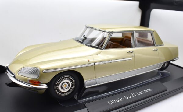 Modellino auto scala 1:18 Citroen DS 21 Lorraine Norev diecast modellismo statico