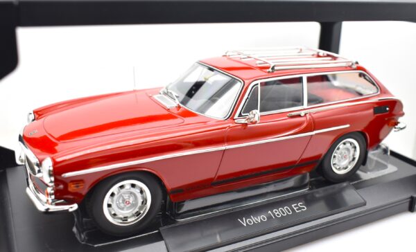 Modellino auto scala 1:18 Volvo 1800 ES Norev diecast modellismo statico