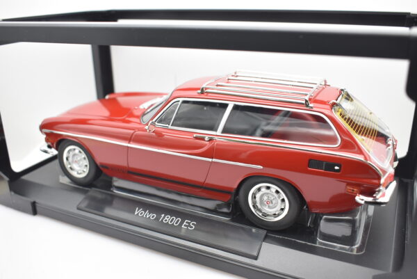 Modellino auto scala 1:18 Volvo 1800 ES Norev diecast modellismo statico - immagine 5