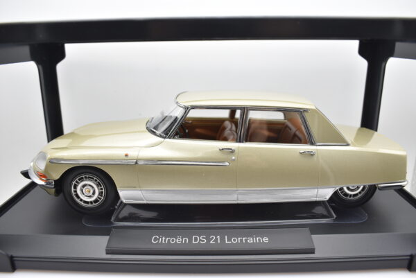 Modellino auto scala 1:18 Citroen DS 21 Lorraine Norev diecast modellismo statico - immagine 3