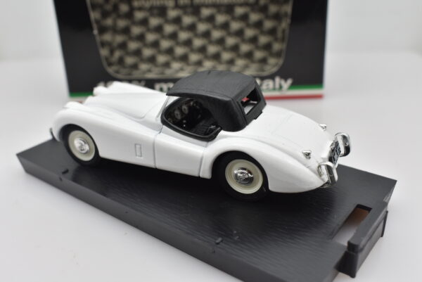 Modellino auto scala 1:43 Jaguar XK120 Spider Brumm diecast modellismo statico - immagine 7