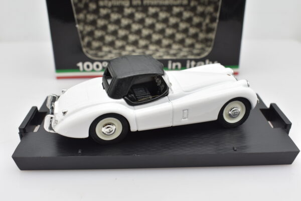 Modellino auto scala 1:43 Jaguar XK120 Spider Brumm diecast modellismo statico - immagine 8