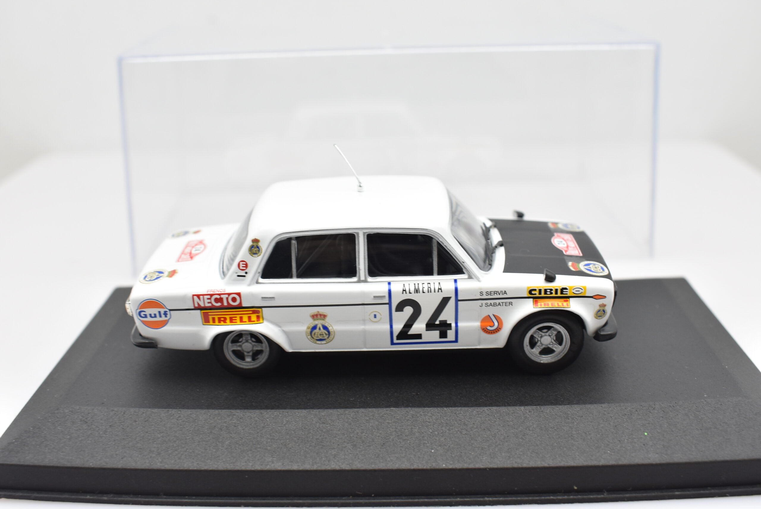 Modellino auto rally scala 1:43 Seat 1430 diecast modellismo statico - immagine 4