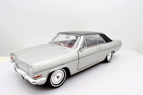 Modellino auto scala 1:24 OPEL DIPLOMAT A COUPE diecast modellismo statico - immagine 3