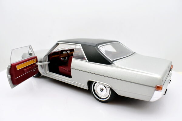 Modellino auto scala 1:24 OPEL DIPLOMAT A COUPE diecast modellismo statico - immagine 5