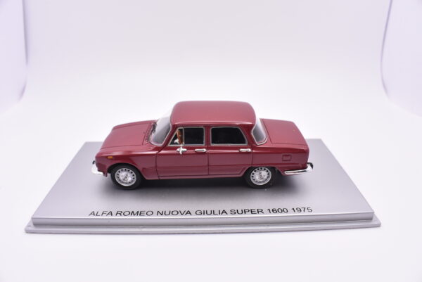 Modellino auto scala 1:43 Alfa Romeo Nuova Giulia Super 1300 Kess modellismo statico - immagine 4