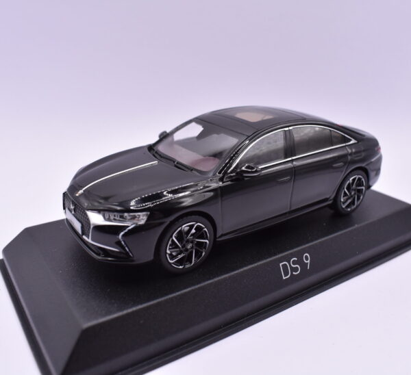 Modellino auto scala 1:43 Citroen DS9 Norev diecast modellismo statico