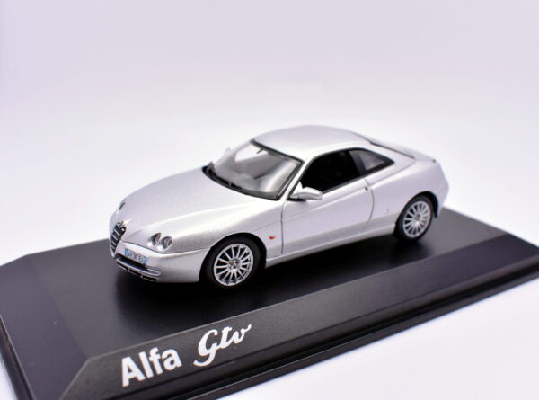 Modellino Auto Scala 1:43 Alfa Gtv Norev diecast modellismo statico da collezione
