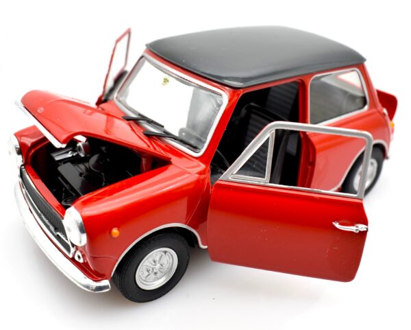 Modellino auto scala 1:24 INNOCENTI MINI COOPER MK3 1300 modellismo statico da collezione diecast