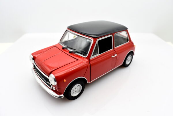 Modellino auto scala 1:24 INNOCENTI MINI COOPER MK3 1300 modellismo statico da collezione diecast - immagine 3