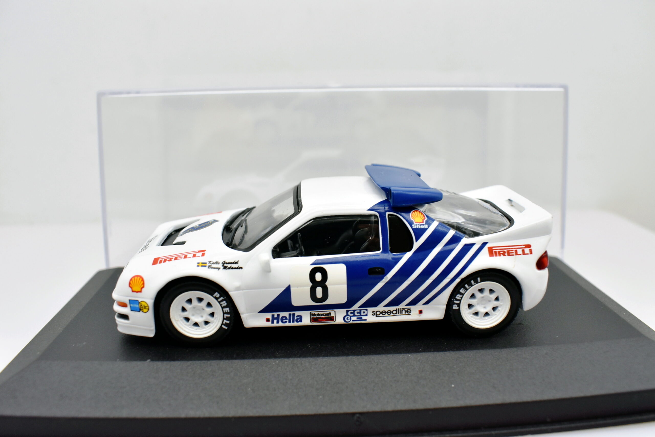 Modellino auto rally scala 1:43 Ford RS 200 Ixo diecast modellismo statico - immagine 2
