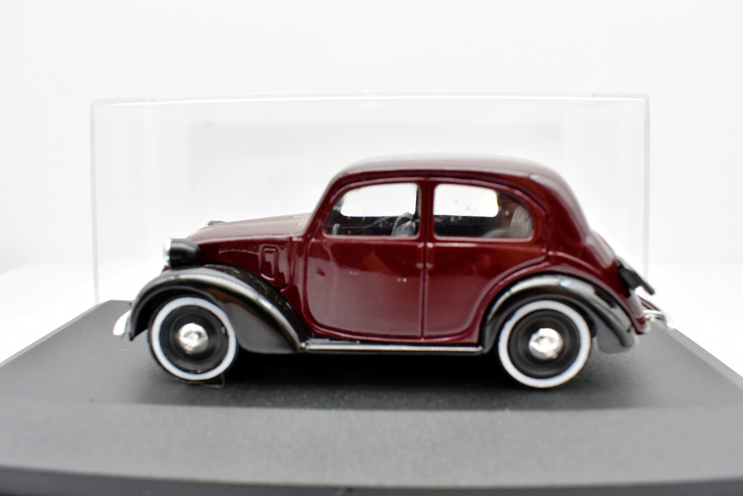 Modellino auto scala 1:43 Fiat 1100 1937 Brumm diecast modellismo statico usati - immagine 2