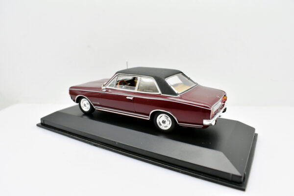 Modellino auto scala 1:43 Opel Commodore A Minichamps modellismo statico - immagine 5