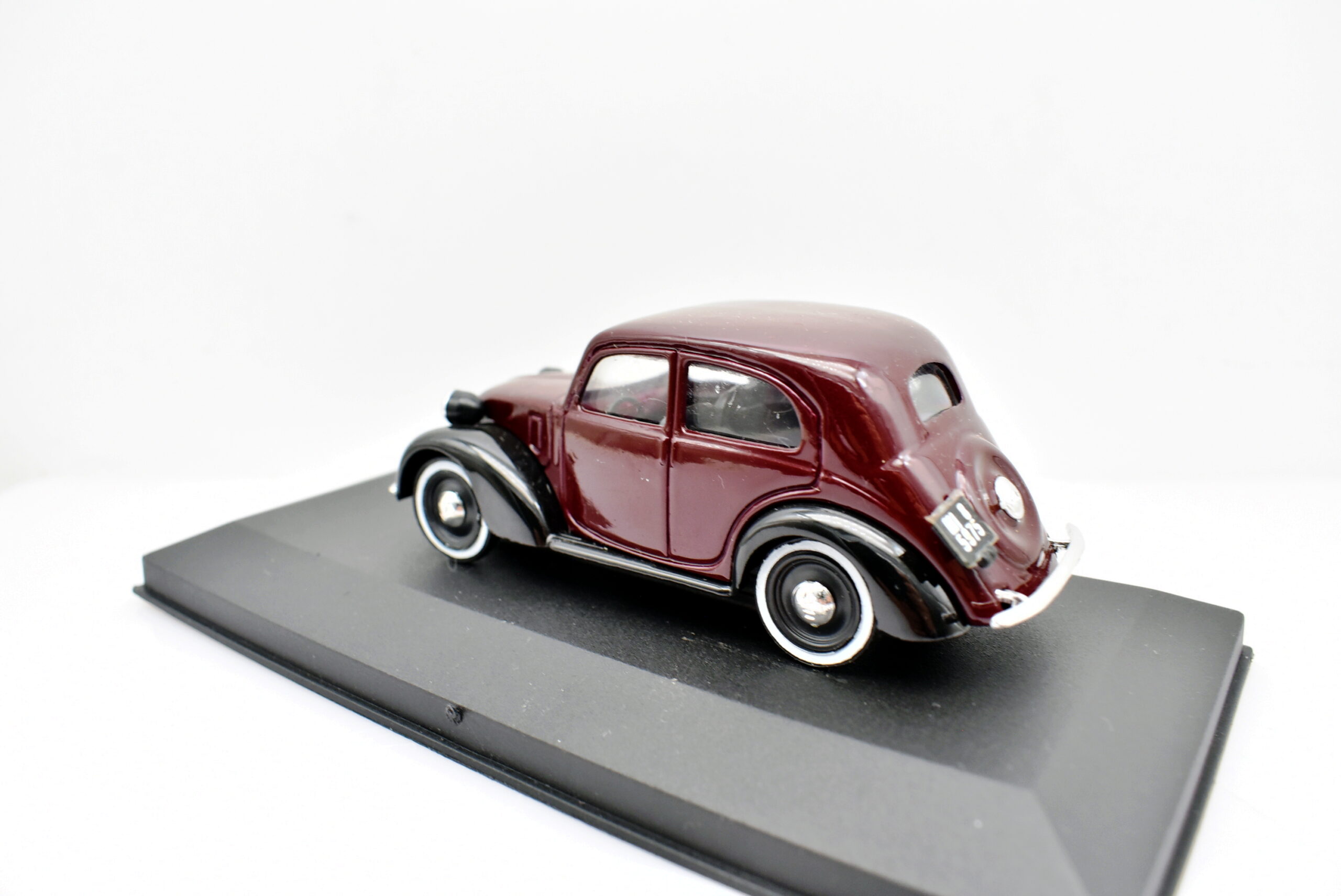 Modellino auto scala 1:43 Fiat 1100 1937 Brumm diecast modellismo statico usati - immagine 5