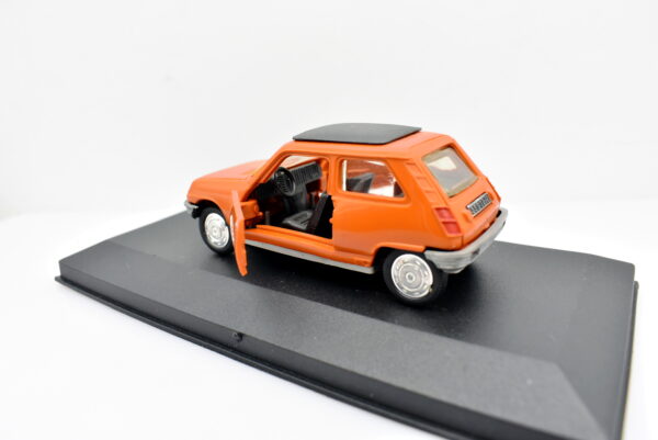 Modellino auto scala 1:43 Renault 5 Norev modellismo statico usati - immagine 5