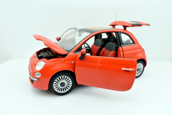 Modellino auto scala 1:24 Fiat 500 rosso diecast modellismo statico
