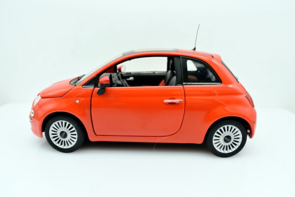 Modellino auto scala 1:24 Fiat 500 rosso diecast modellismo statico - immagine 5